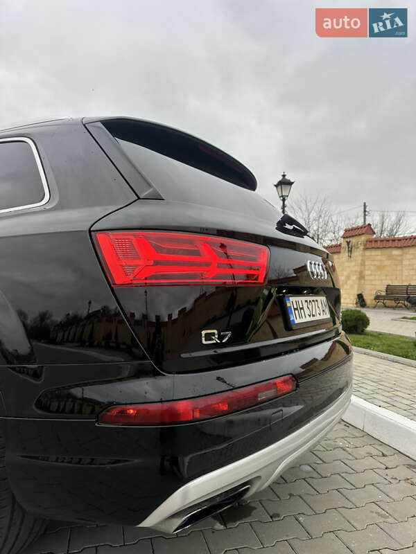 Позашляховик / Кросовер Audi Q7 2017 в Ізмаїлі
