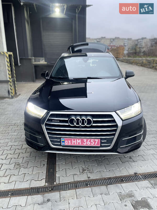 Внедорожник / Кроссовер Audi Q7 2017 в Калуше