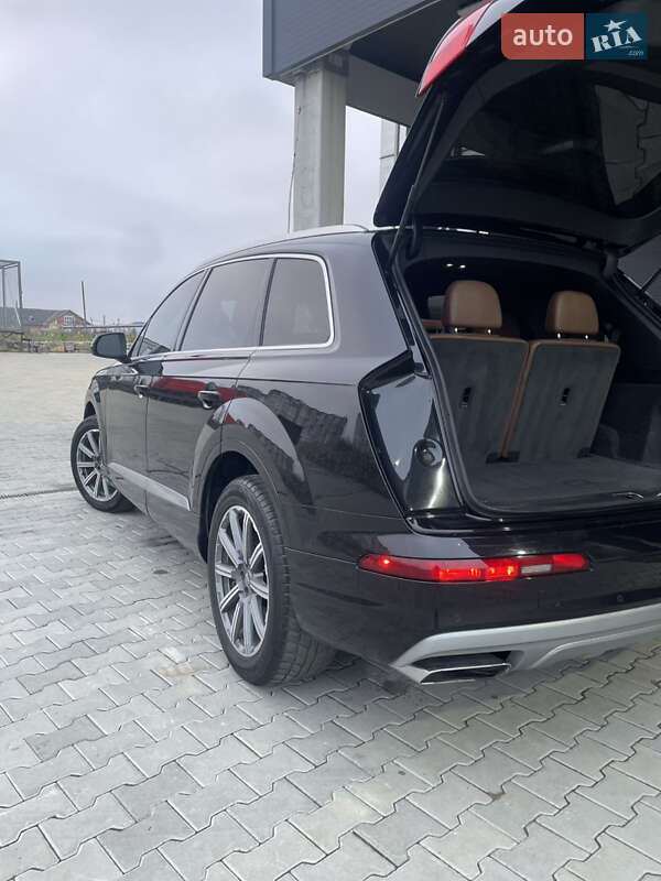 Внедорожник / Кроссовер Audi Q7 2017 в Калуше