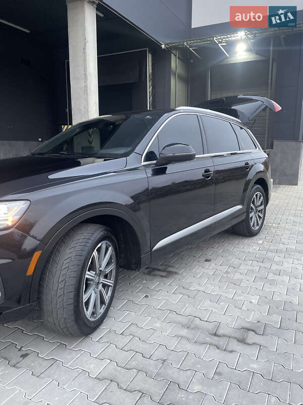 Внедорожник / Кроссовер Audi Q7 2017 в Калуше