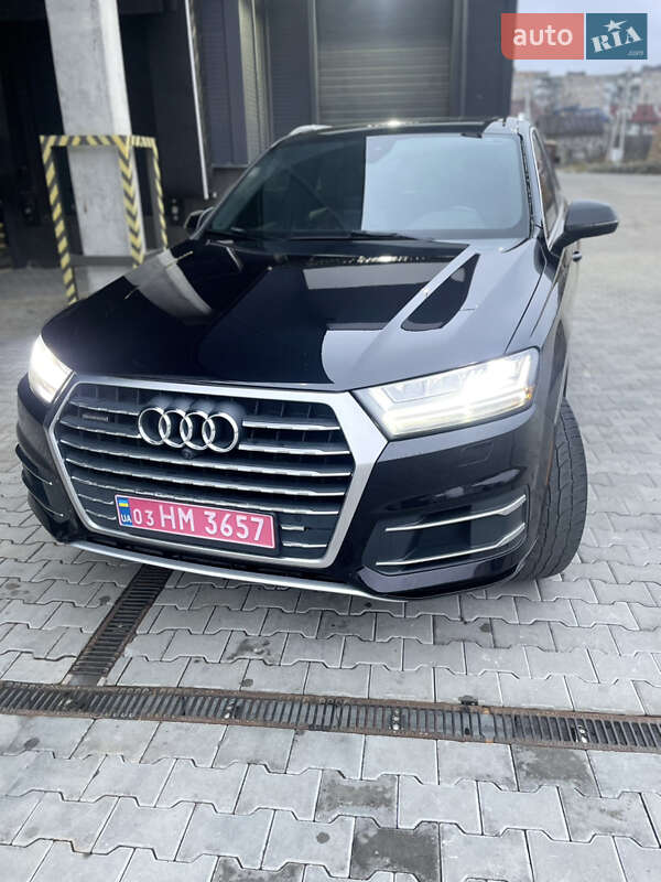 Внедорожник / Кроссовер Audi Q7 2017 в Калуше