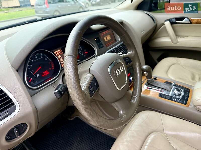 Внедорожник / Кроссовер Audi Q7 2007 в Одессе
