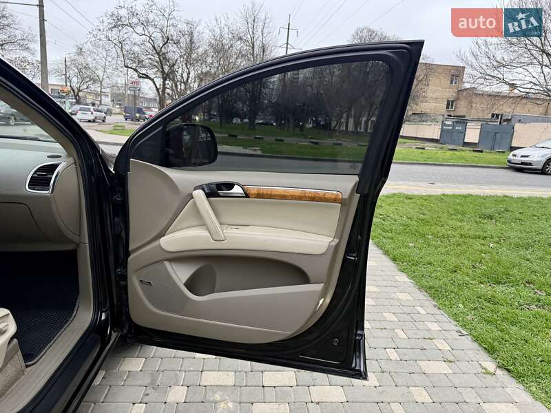 Внедорожник / Кроссовер Audi Q7 2007 в Одессе