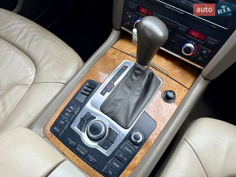 Внедорожник / Кроссовер Audi Q7 2007 в Одессе