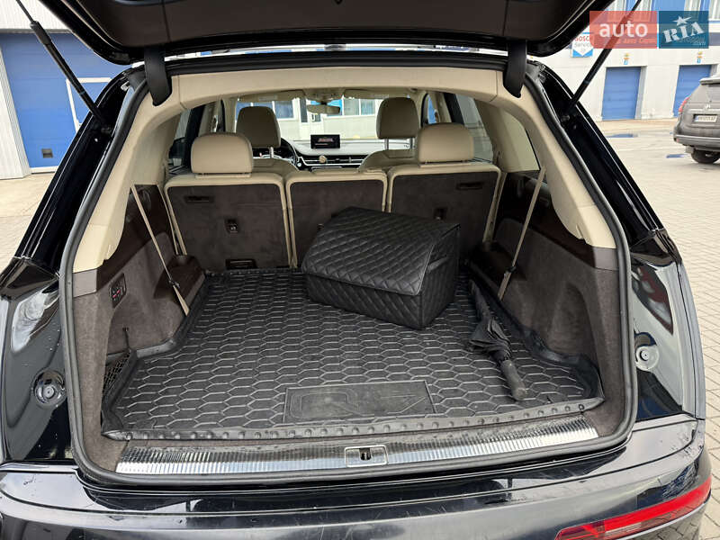 Внедорожник / Кроссовер Audi Q7 2017 в Житомире