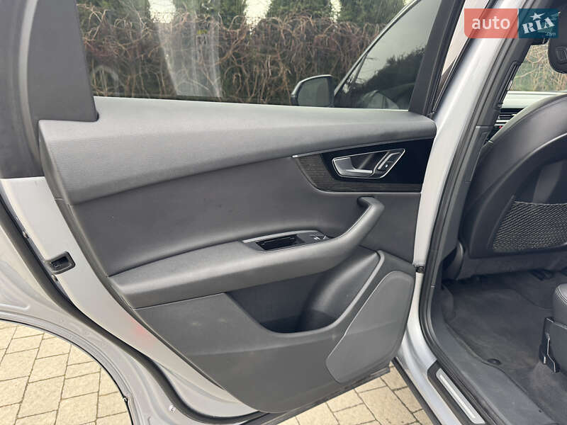 Внедорожник / Кроссовер Audi Q7 2017 в Стрые