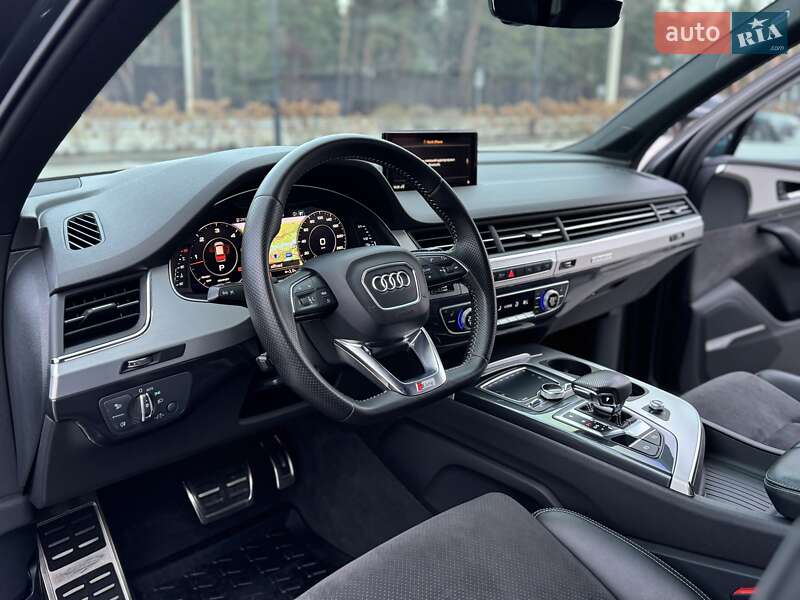 Внедорожник / Кроссовер Audi Q7 2018 в Киеве