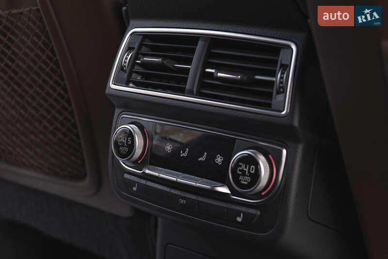 Внедорожник / Кроссовер Audi Q7 2017 в Ужгороде