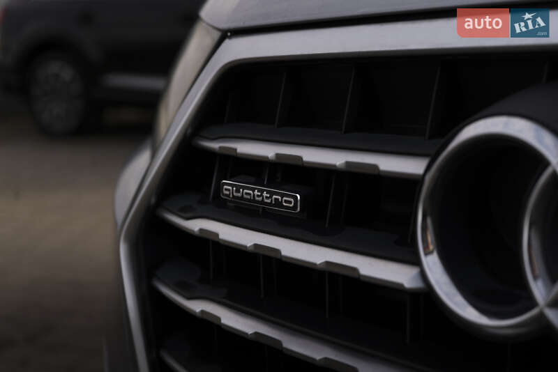 Внедорожник / Кроссовер Audi Q7 2016 в Ужгороде