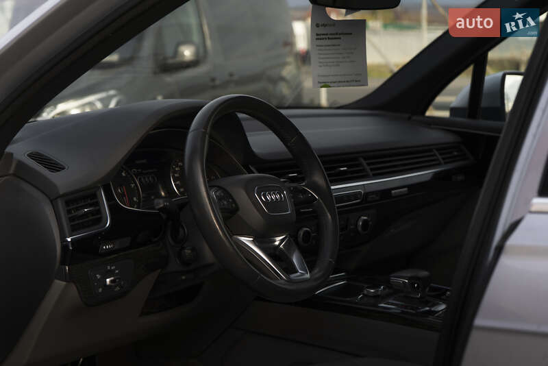Внедорожник / Кроссовер Audi Q7 2016 в Ужгороде