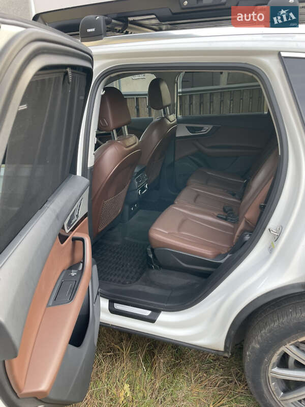 Позашляховик / Кросовер Audi Q7 2019 в Рава-Руській