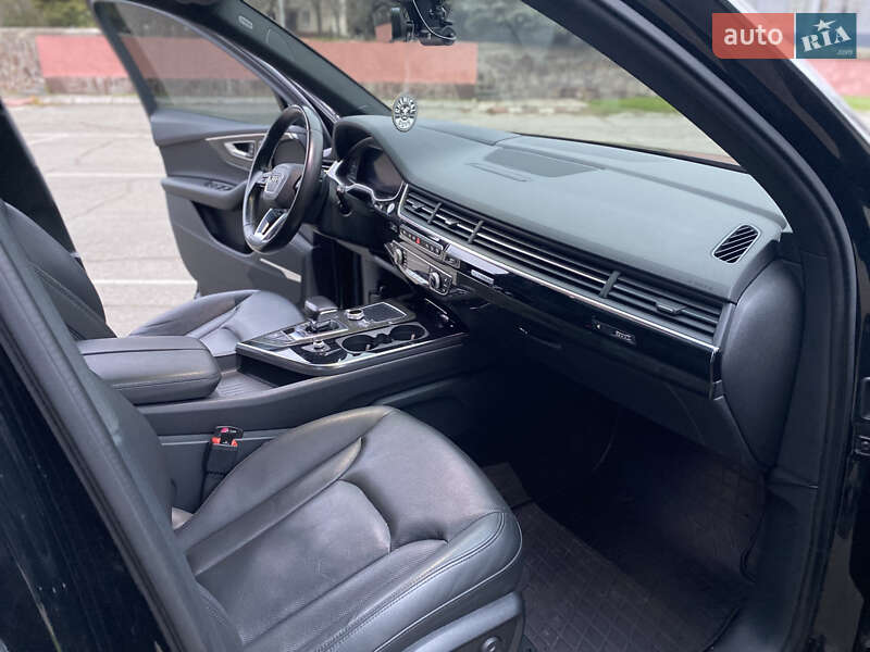 Внедорожник / Кроссовер Audi Q7 2016 в Соленом фото 18 Внедорожник / Кроссовер Audi Q7 2016 в Соленом