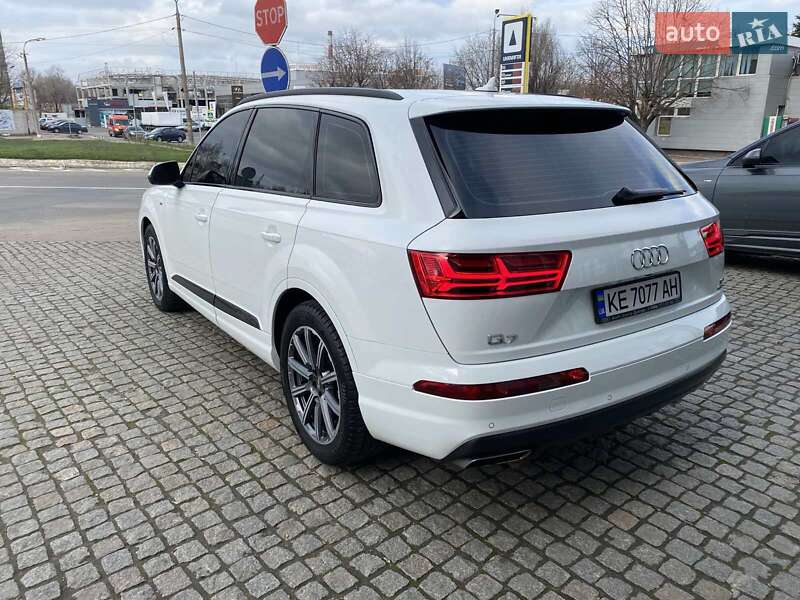 Внедорожник / Кроссовер Audi Q7 2017 в Днепре фото 10 Внедорожник / Кроссовер Audi Q7 2017 в Днепре