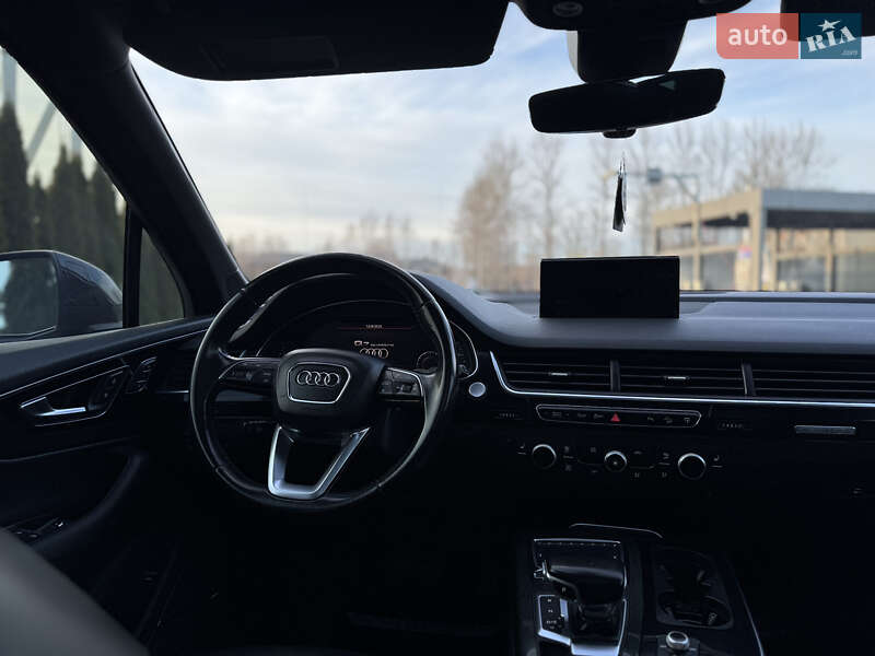 Внедорожник / Кроссовер Audi Q7 2017 в Надворной