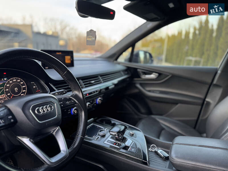 Внедорожник / Кроссовер Audi Q7 2017 в Надворной