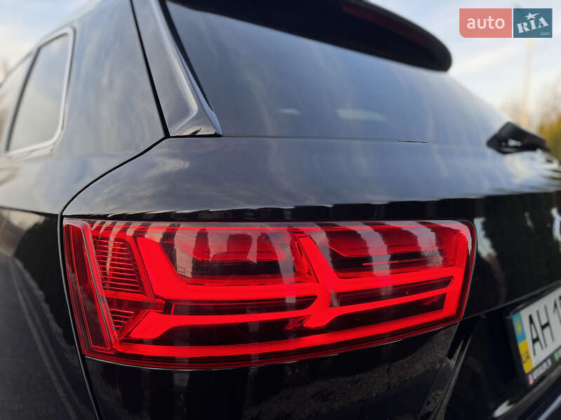 Внедорожник / Кроссовер Audi Q7 2017 в Надворной