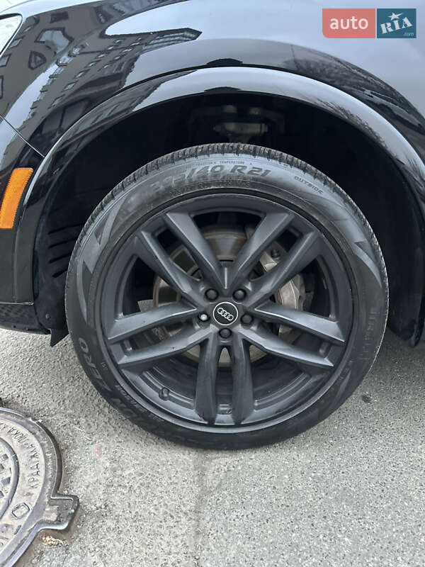 Внедорожник / Кроссовер Audi Q7 2017 в Киеве