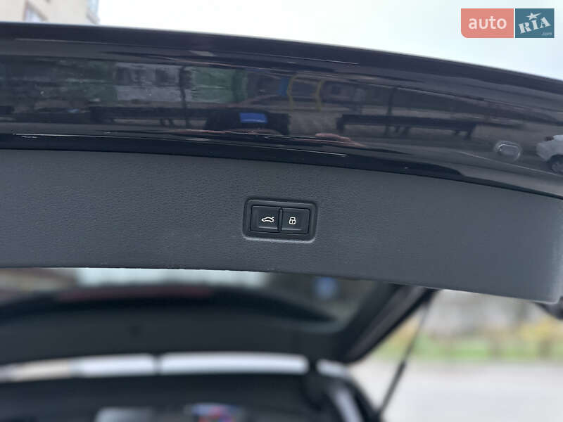 Внедорожник / Кроссовер Audi Q7 2017 в Киеве