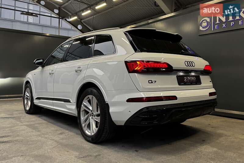 Внедорожник / Кроссовер Audi Q7 2022 в Киеве