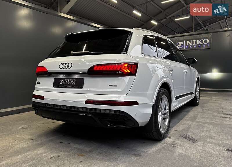 Внедорожник / Кроссовер Audi Q7 2022 в Киеве