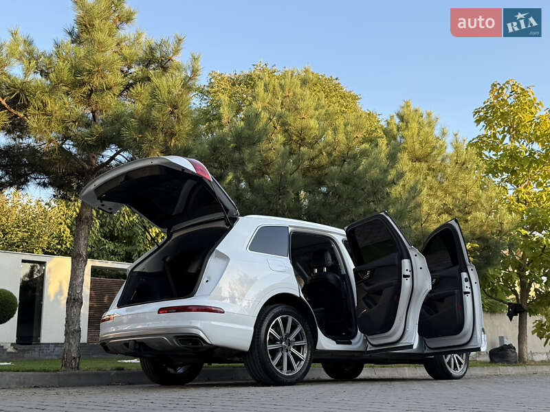 Внедорожник / Кроссовер Audi Q7 2018 в Одессе фото 69 Внедорожник / Кроссовер Audi Q7 2018 в Одессе