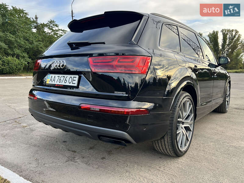 Позашляховик / Кросовер Audi Q7 2019 в Києві