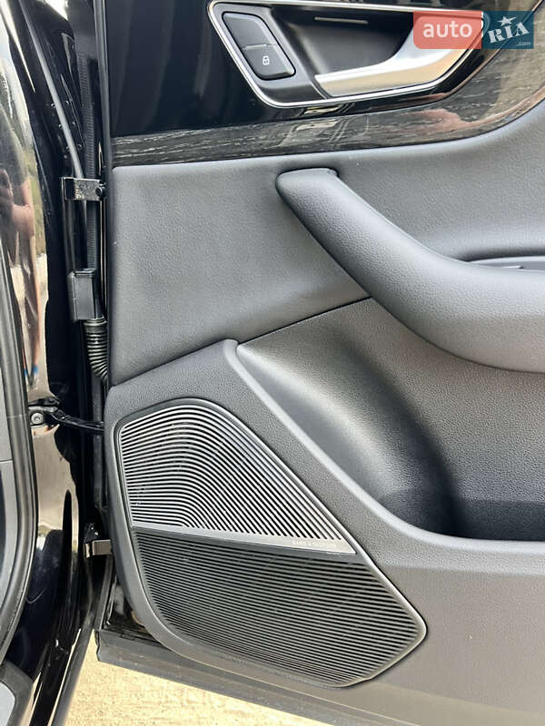 Позашляховик / Кросовер Audi Q7 2019 в Києві