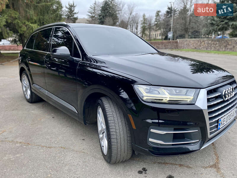 Внедорожник / Кроссовер Audi Q7 2016 в Соленом