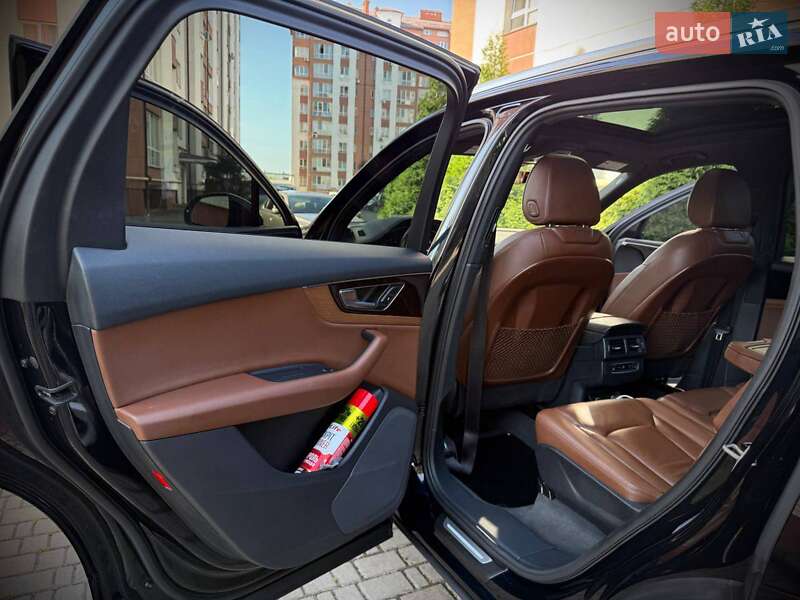 Внедорожник / Кроссовер Audi Q7 2017 в Киеве