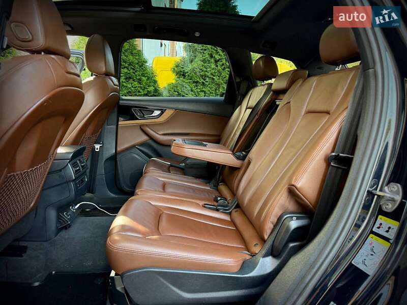 Внедорожник / Кроссовер Audi Q7 2017 в Киеве