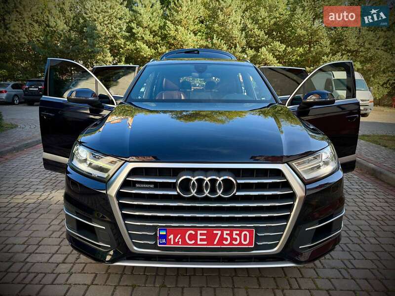 Внедорожник / Кроссовер Audi Q7 2017 в Киеве