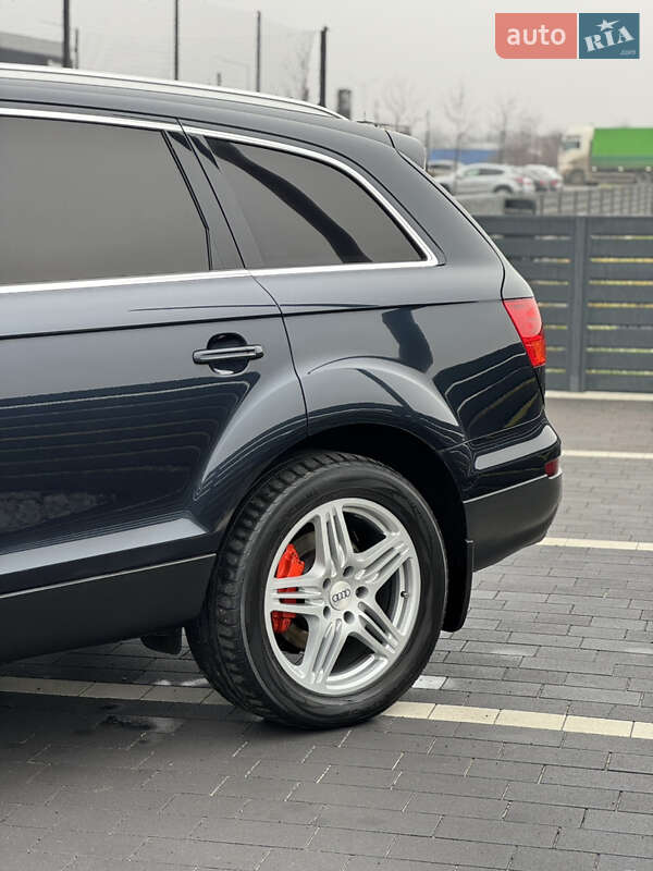 Внедорожник / Кроссовер Audi Q7 2007 в Мукачево
