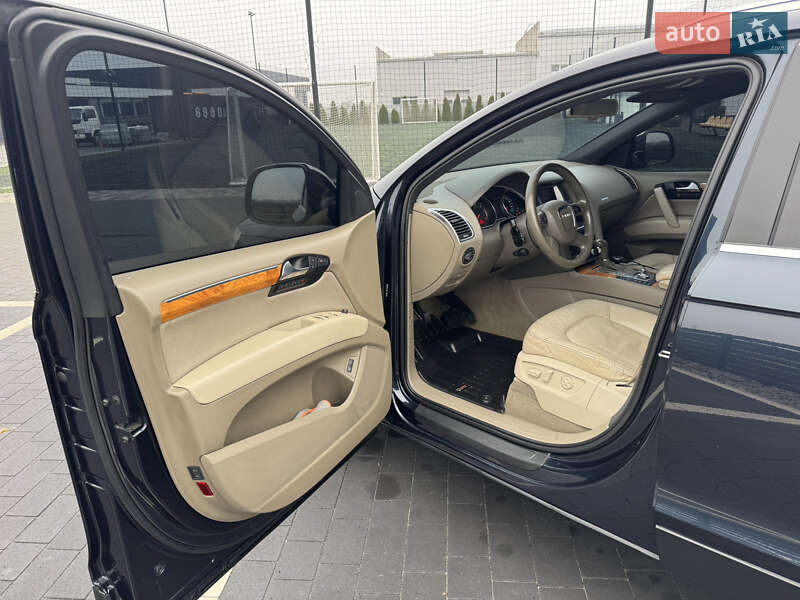 Внедорожник / Кроссовер Audi Q7 2007 в Мукачево