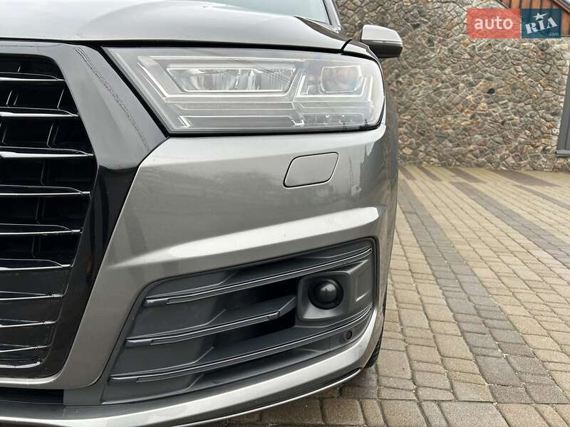 Внедорожник / Кроссовер Audi Q7 2017 в Киеве