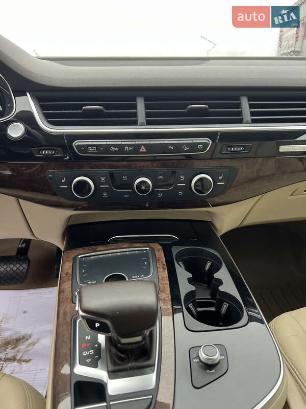 Внедорожник / Кроссовер Audi Q7 2017 в Луцке