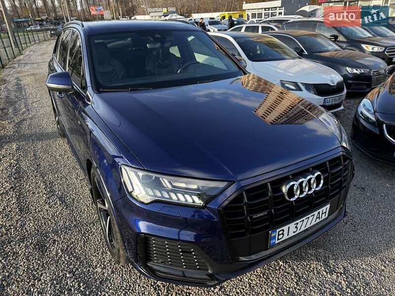 Внедорожник / Кроссовер Audi Q7 2021 в Киеве