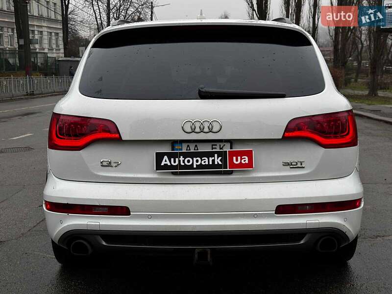 Позашляховик / Кросовер Audi Q7 2015 в Києві