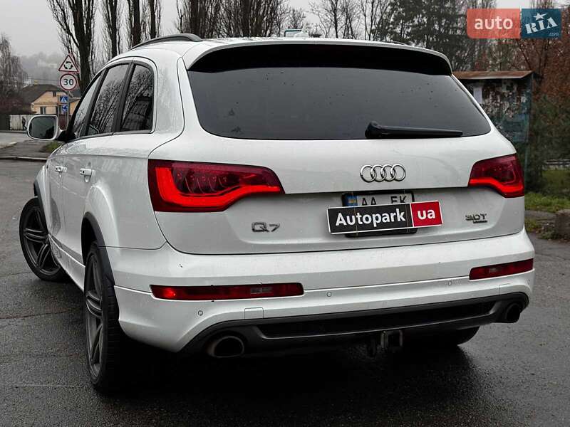 Позашляховик / Кросовер Audi Q7 2015 в Києві