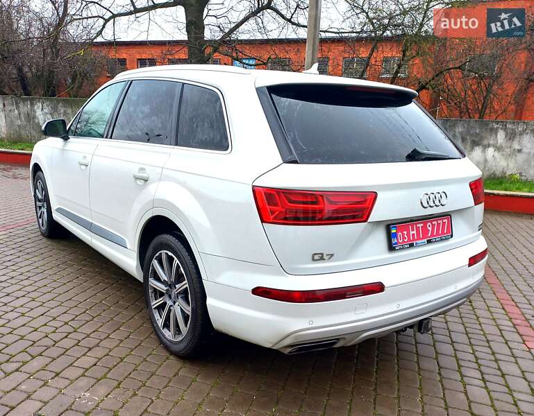 Внедорожник / Кроссовер Audi Q7 2018 в Дубно