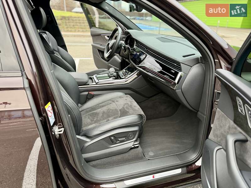 Внедорожник / Кроссовер Audi Q7 2022 в Киеве