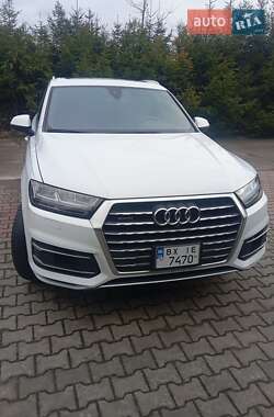 Внедорожник / Кроссовер Audi Q7 2017 в Шепетовке