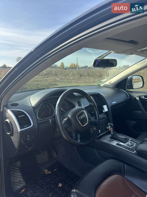Позашляховик / Кросовер Audi Q7 2007 в Рівному
