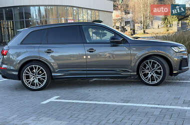 Внедорожник / Кроссовер Audi Q7 2021 в Киеве