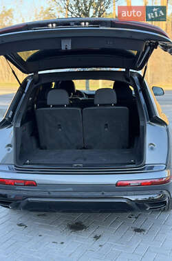 Внедорожник / Кроссовер Audi Q7 2021 в Киеве