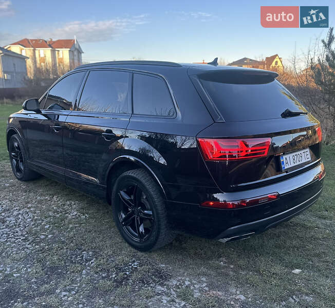 Внедорожник / Кроссовер Audi Q7 2016 в Киеве