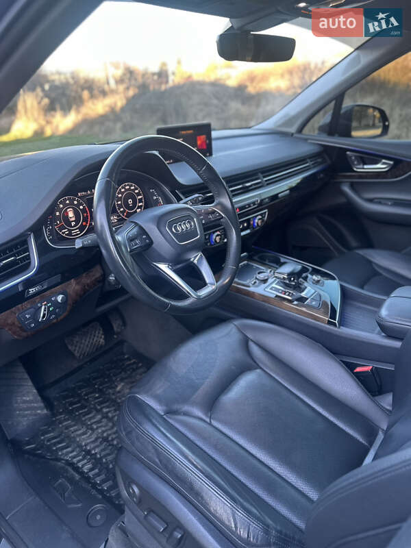 Внедорожник / Кроссовер Audi Q7 2016 в Киеве