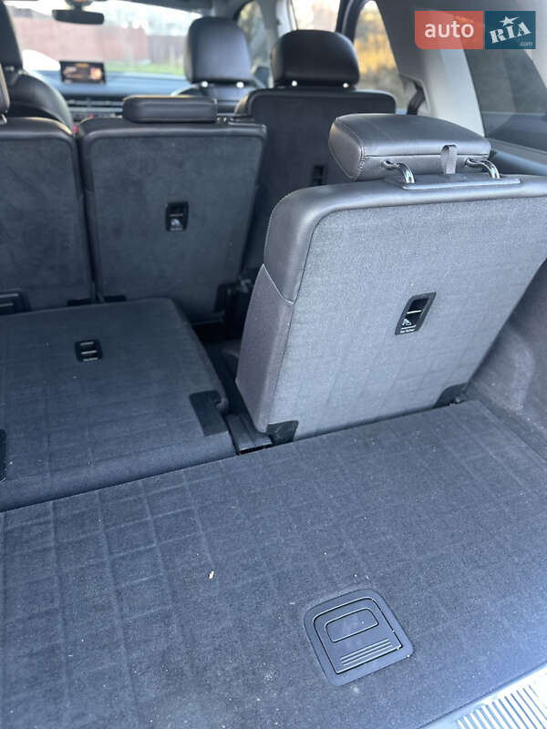 Внедорожник / Кроссовер Audi Q7 2016 в Киеве