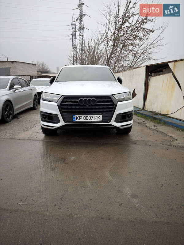 Внедорожник / Кроссовер Audi Q7 2017 в Запорожье