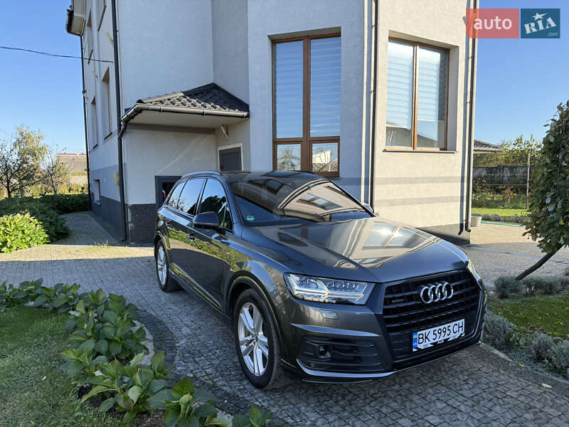 Внедорожник / Кроссовер Audi Q7 2018 в Владимирце