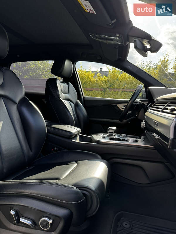 Внедорожник / Кроссовер Audi Q7 2018 в Владимирце